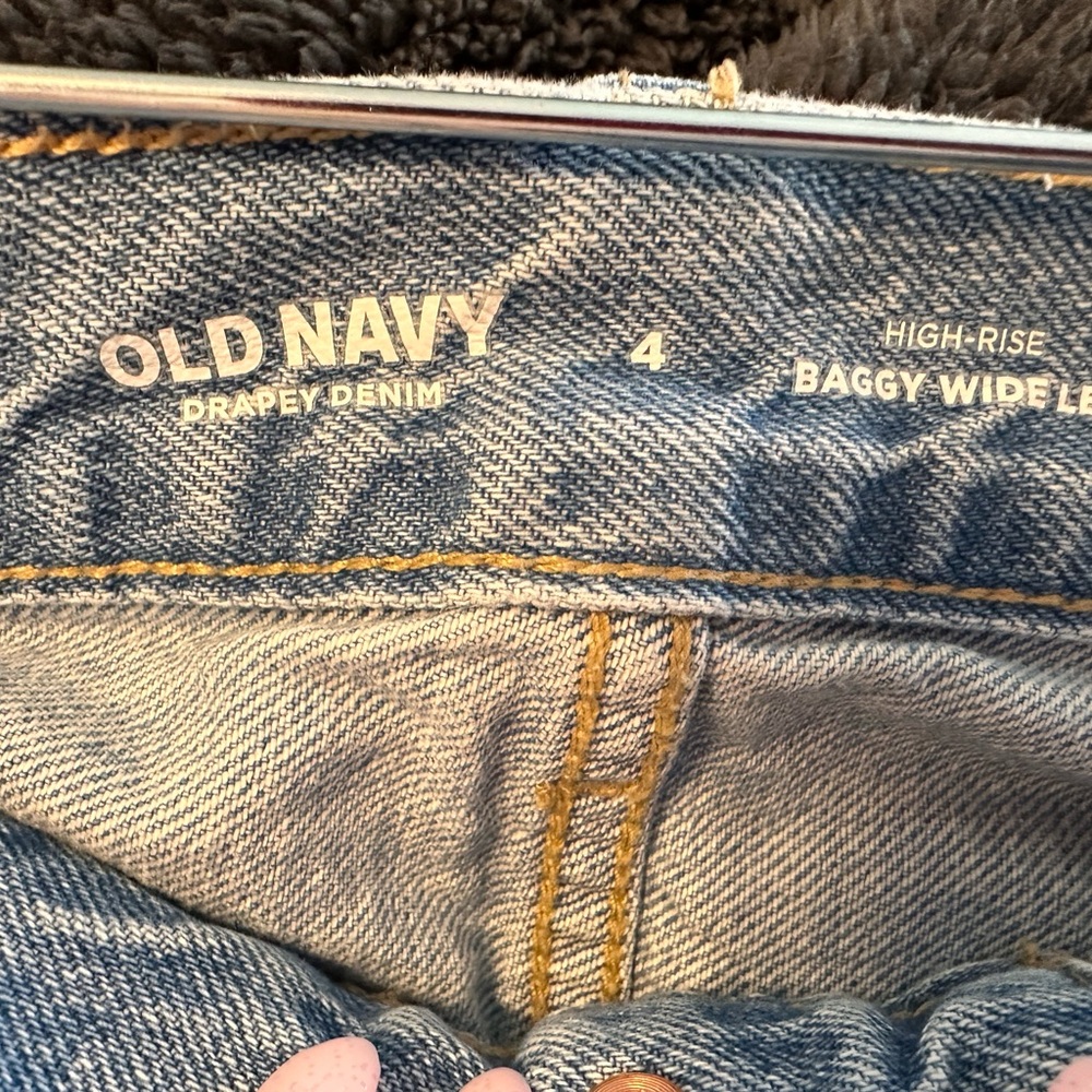 Old Navy Drapey Denim Baggy Jeans - Picture 3 of 5